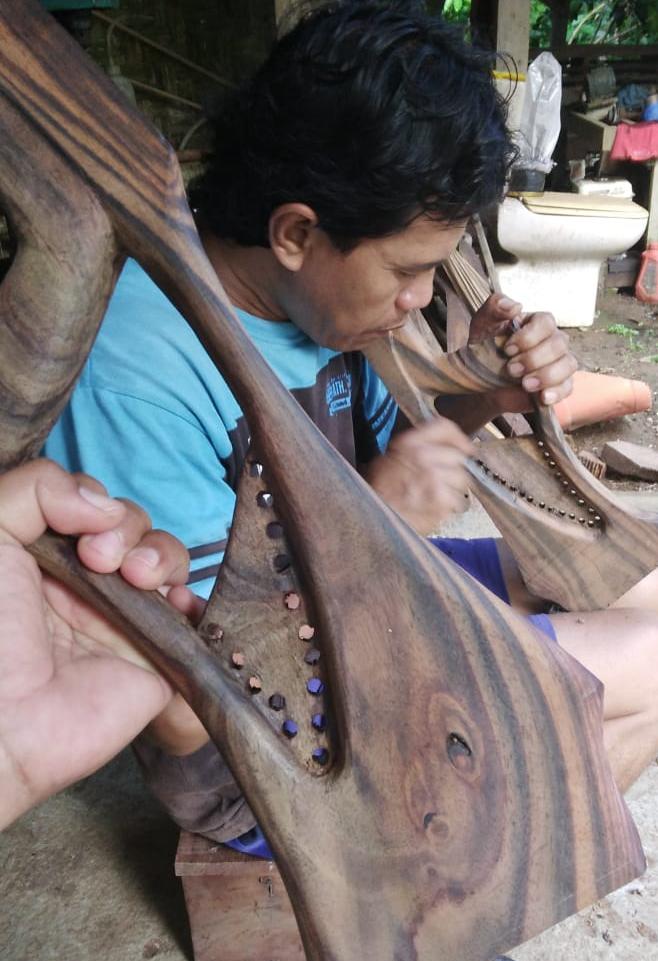 Menyulap Limbah Kayu Menjadi Barang Bernilai Jual Tinggi